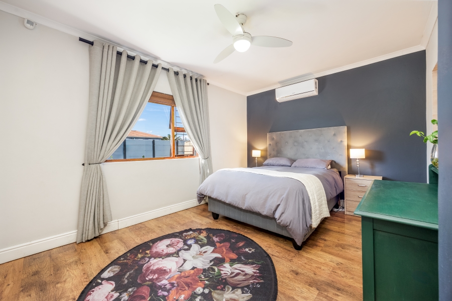 4 Bedroom Property for Sale in Wellway Park Western Cape